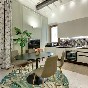 https://mamo-florence-clotilde-apartment.it-tuscanyhotel.com